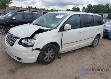 2009 Chrysler Town & Country Touring из США, поврежденный, VIN 2A8HR541X9R625204